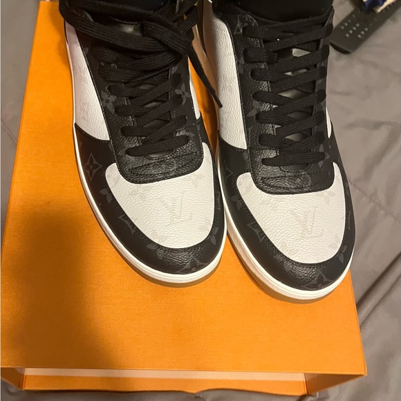 Brand New Authentic Louis Vuitton sneakers - Picture 5 of 5